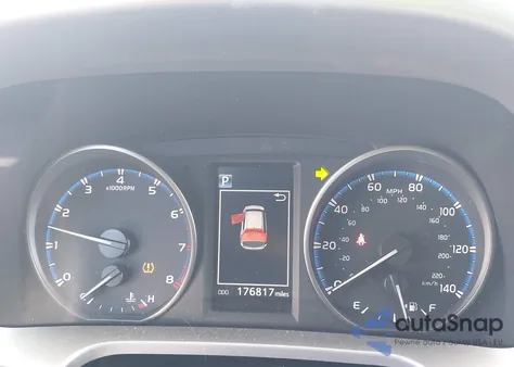 2017 Toyota Rav4 Xle z USA, uszkodzony, nr VIN JTMWFREV5HJ110114